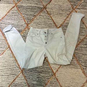 Universal Thread 4 Buttoned Jeans